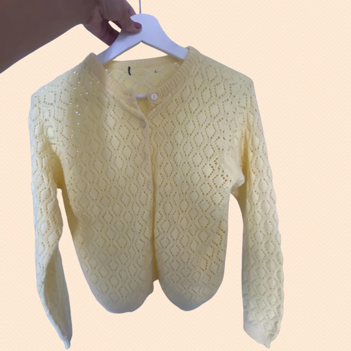 Supersöt gul stickad kofta