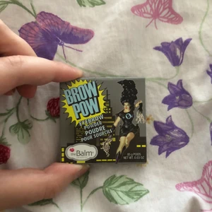 the balm ögonbrynspuder  - brow pow ögonbrynspuder från the balm i färgen light 