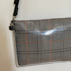 Väska Carin Wester - En handväska från Carin Wester. Fått i present men som sällan har använts 🌞