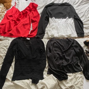 Fina blusar! 50:-/st - Jättefina blusar. Röda strl 38, svartvita M, svart spets från vila N, svart med knappar 34. Alla helt nya och oanvända. 50:- styck, bjuder på frakten. Om någon budar över får de dom såklart 🥰 