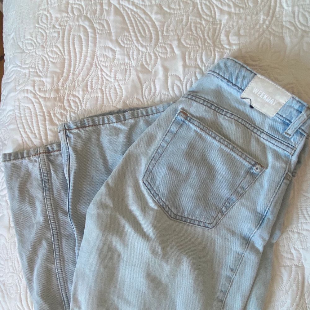 Vida ljusa jeans - Weekday | Plick Second Hand