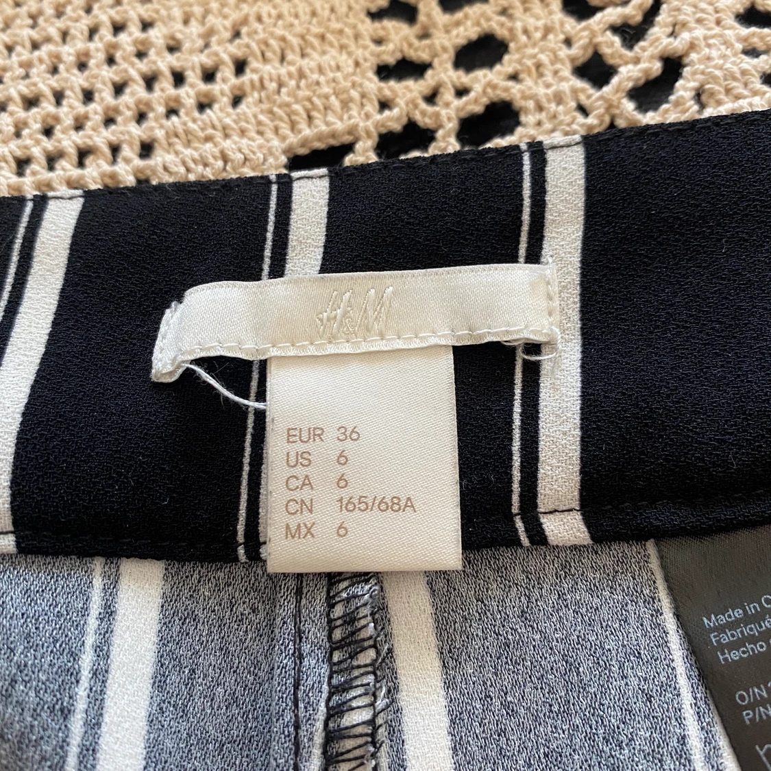 Kostymbyxa från H&M i storlek 36 - 91