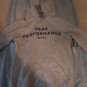 Peak performance hoodie  - Bra skick storlek xs 
