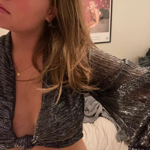 Matchande topp till glitterkjol - Matchande topp till glitterkjolen jag säljer! Vid köp av båda 400kr