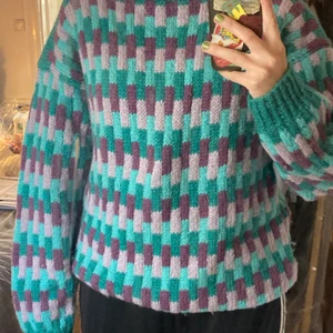 Stickad tröja  - En varm och mysig vintertröja med ett härligt mönster! 