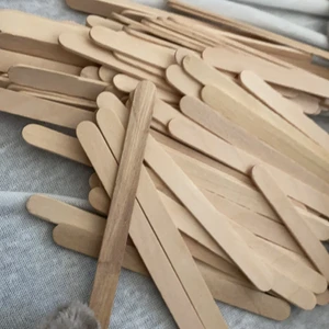 Oanvända glasspinnar  - 103 stycken och köpte dom på en sida och är helt nya och oanvända 