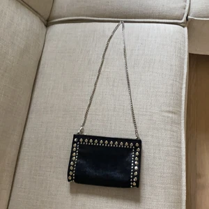 Trendig väska - Säljer min jättefina nya väska då den inte kommer till användning! Den är från zara och finns inte kvar vad jag vet