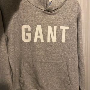 Hoodie - Säljer nu min ganthoodie som jag köpte för flera år sen men som knappt kommit till användning. ✨✨