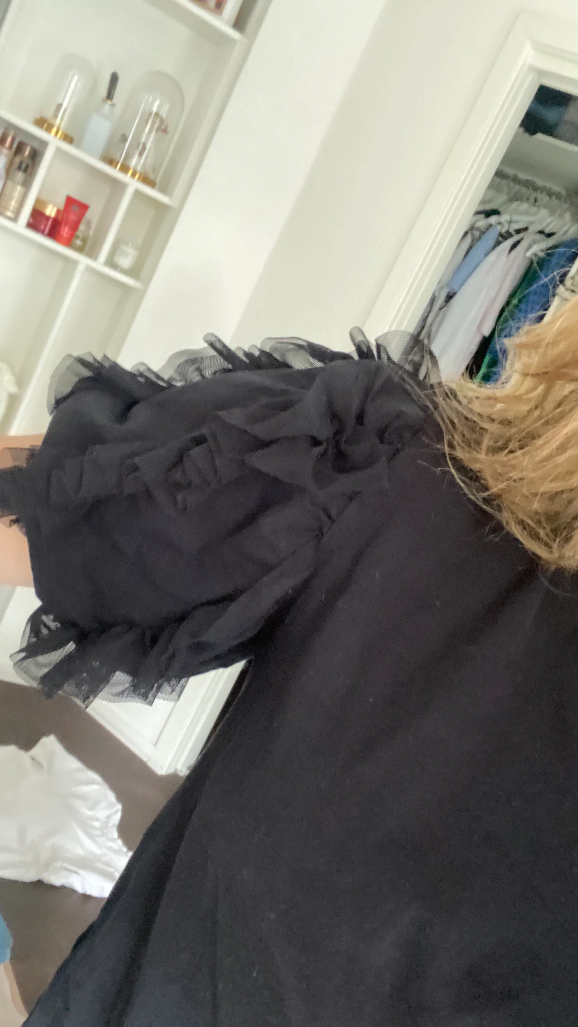 Svart t-shirt med puffar  - 90