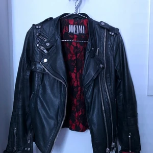 Jofama skinnjacka - Jofama by kenza i storlek xs, använd fåtal gånger