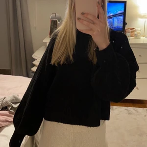 Stickad tröja - Fin stickad tröja från Gina tricot. Köpt för 399kr 