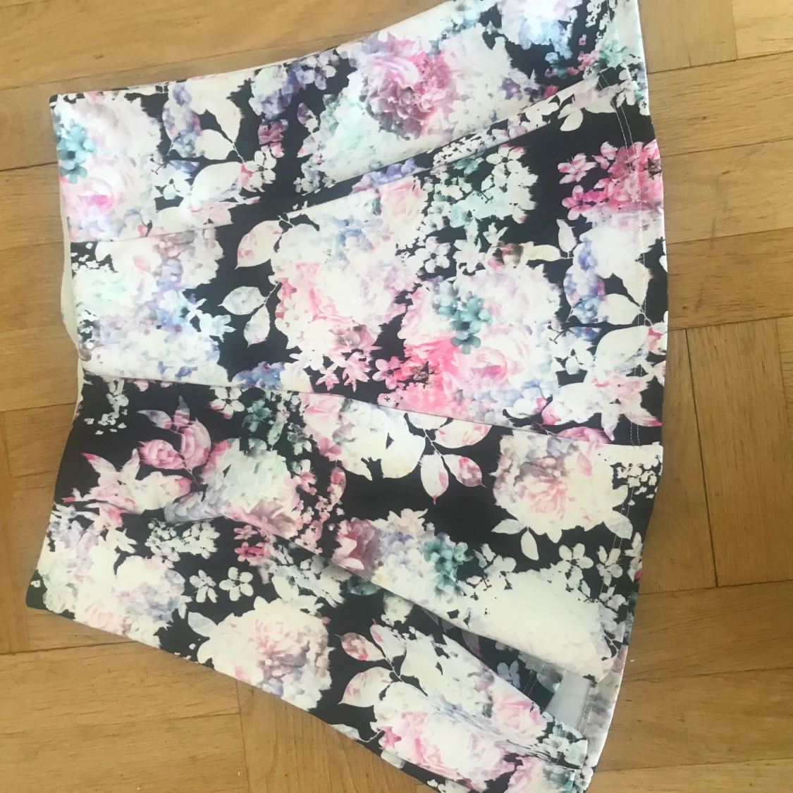 2 klänningar 1 kjol - 91