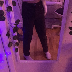 H&M divided jeans  - Snygga jeans från h&m. Använda fåtal gånger och är i bra skick.