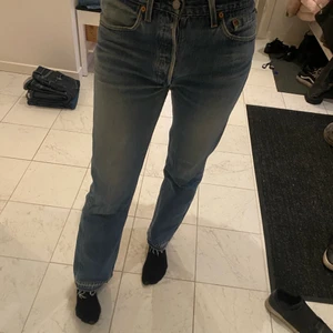 levis jeans - Säljer dessa 501 jeans från Levis💞 Köpare står för frakten!