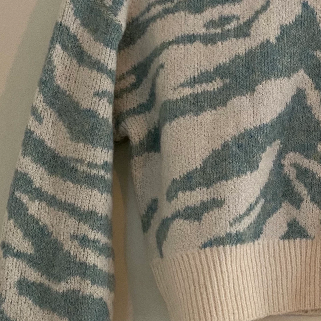 Stickad tröja från Shein, storlek S/36 - 91