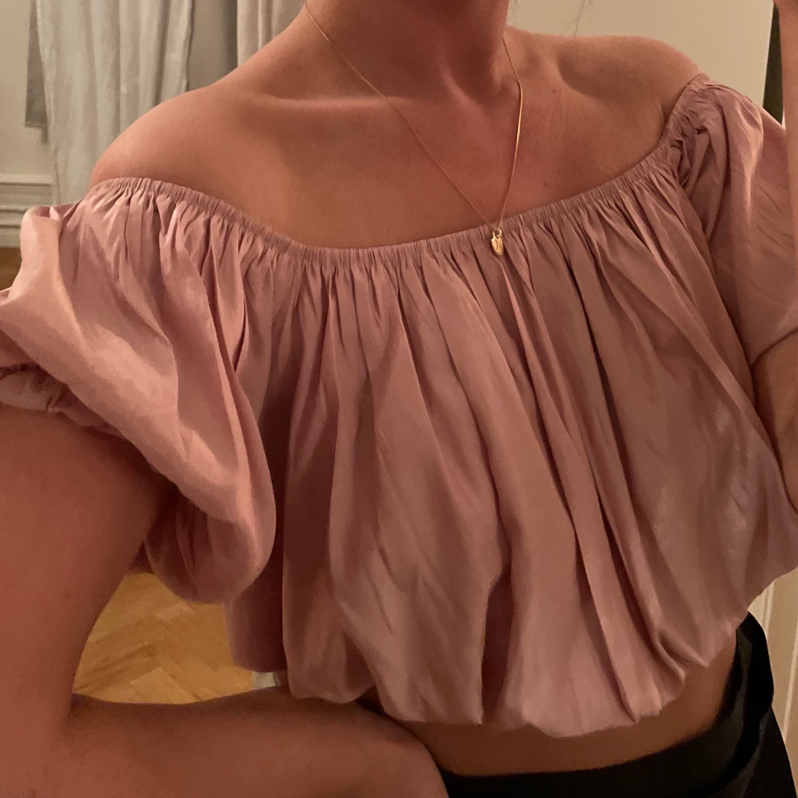 Rosa offshoulder 