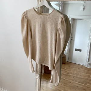 Beige topp från Zara - Beige topp från Zara