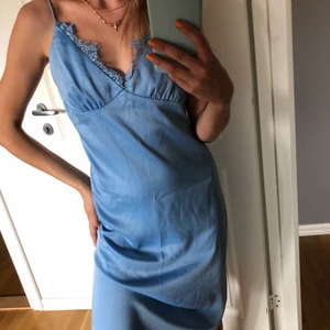 Klänning  - Klänning ifrån NLY EVE, oanvänd! 