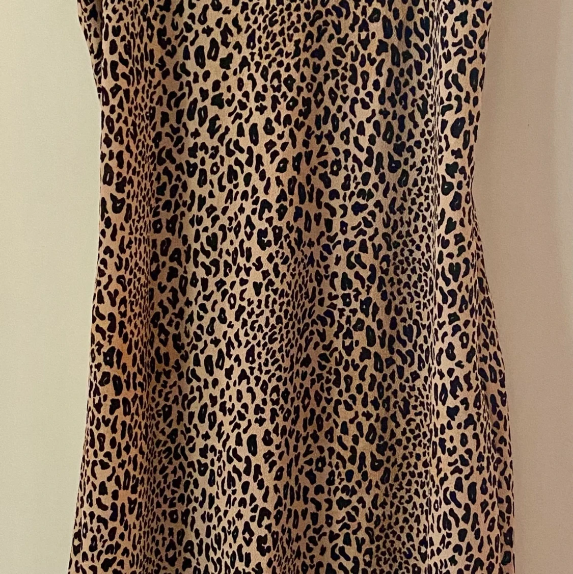 Leopard pencil shirt olika storlekar. Och en klänning  - 91