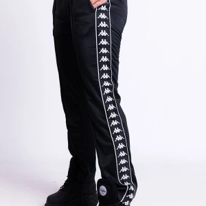 Kappa byxor - Svarta kappa byxor i storlek Xs, använda men ändå ganska bra skick, Nypris 650kr, mitt pris 450, hör av er vid bilder eller frågor. (Pris kan diskuteras vid snabb affär) 