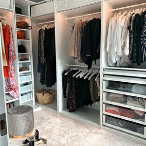 VÅRRENSAR!!!! - Jag har över 100 grejer till salu, allt ifrån kläder, träningskläder, kokböcker, skor, jackor till mycket mycket mer och i olika storlekar. Säljer mycket billigt. Grejerna kan hämtas på plats eller fraktas, och vid frakt så står köparen för det.  Så hör av er, skriv vad ni söker så letar jag fram det, skickar bild pris m.m.  Så skicka iväg ett pm med efterfråga nu! ☺️  (Bild för uppmärksamhet)