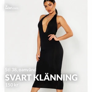 Maxikläninng med halterneck,stl 38 - Ribbad maxiklänning med låg urringning och halterneck😍stl 38 & helt oanvänd! Prislappen finns även kvar.