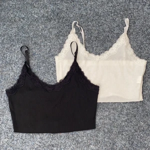 Toppar - Två stycken toppar ifrån shein, nyskick aldrig använda. Strl S men är lite stora i modellen så kan nog passa m också 🤩