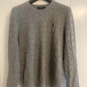 Grå stickad Ralphlauren - 100% bomull stickad. Bra skick! 