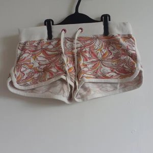 H&M SHORTS STRL XS - H&M SHORTS STRL XS, fint beg skick