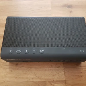 SoundBlasterRoarPro - Tråfkös högtalare. Deb bästa jag bpgonsin testa vill inte sälja den men pengar behöves den som sälakar misik kommdr älska detta underverk. 