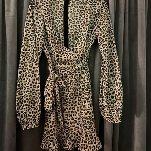 Klänning från nakd - Kort klänning från nakd, använd 2-3 gånger, som ny