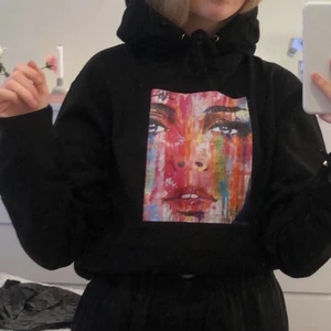 Hoodie - Verkligen super fin Hoodie, aldrig kommit till användning 