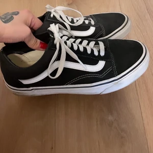 Vans original skor - Säljer mina vans pga använder inte längre.  Fraktkostnad tillkommer på 66 :) 