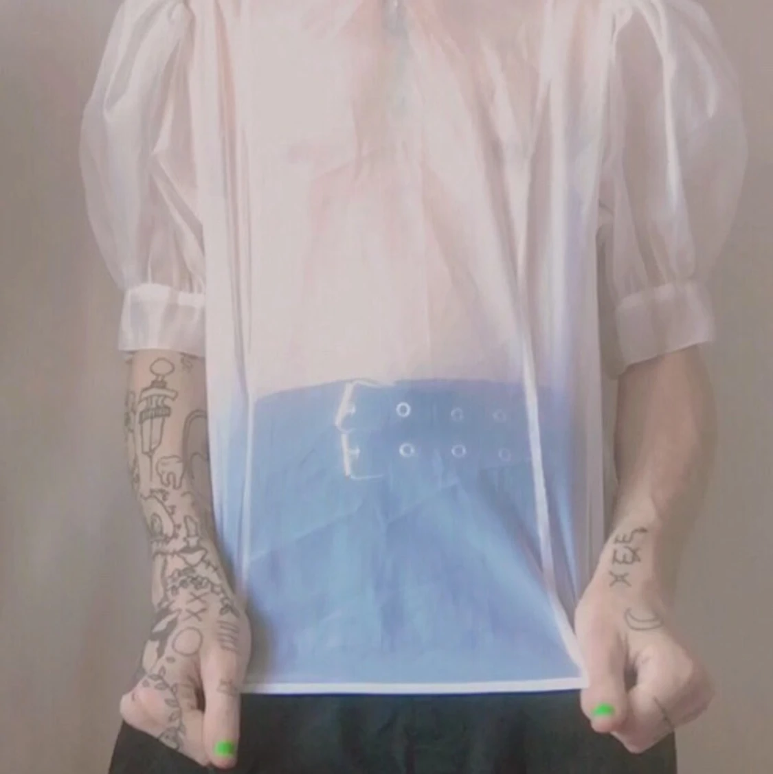 Genomskinlig topp med puffärm - 90