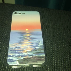 Super fint skal för iPhone 7 och 8 plus. - Helt nytt har aldrig användt de.  