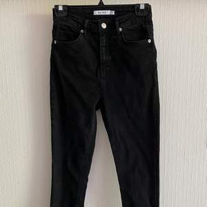 oanvända svarta jeans från NA-KD storlek 38 💕