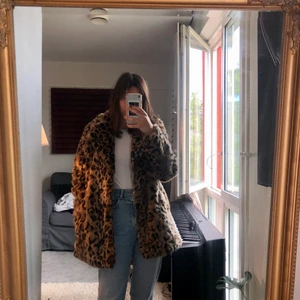 Leo coat - This coat is size 38 from H&M, worn a few times. Very cozy and extra:)