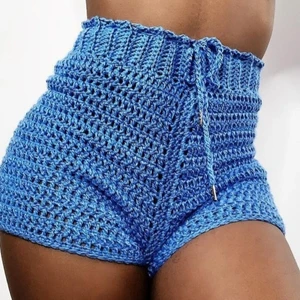 Virkade, måttbeställda plagg! - Intressekoll på virkade, måttbeställda plagg t.ex. shorts och toppar.                                                                 -Färger som finns just nu ser ni ovan, fler färger och material kan köpas in på efterfrågan. (Dessa är i 100% akryl.)                                                                  -Priserna varierar beroende på plagg och material.                    -Den första bilden är lånad                                                                  Skicka gärna bild på vad du önskar så ska jag försöka lösa det!