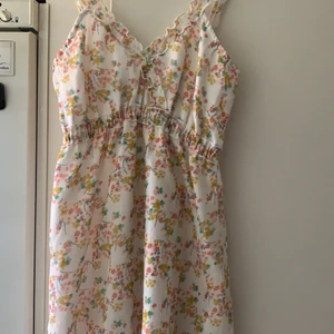 Topp storlek s  - Blommig topp med storlek s 