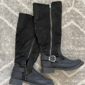 Stövlar  - Stövlar, knappt använda Max 4-5 ggr 