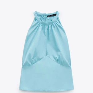 Topp från zara - Använd en gång, supersöt men kommer ej använda igen så hoppas någon annan vill ha den❤️❤️