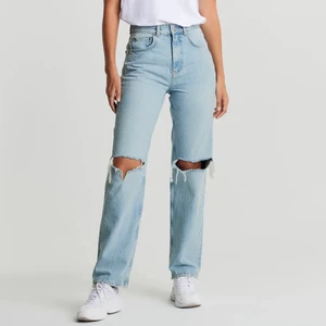 90’s jeans - 90’s highwaist jeans från Gina i storlek 38. Skriv för fler bilder eller funderingar🥰 Köparen står för frakt!