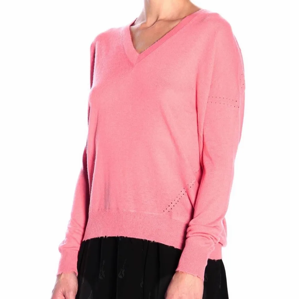 Säljer en rosa Zadig tröja i 100% kashmir. Fint skick!. Stickat.