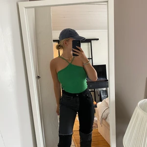 Snygg topp i grönt - Skit snygg trendig tröja! Jätte bekväm och bara använd fåtal gånger!💚💚