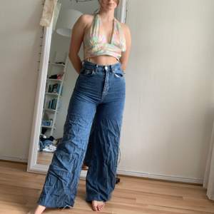 Wide leg jeans från stradivarius i storlek 34. Supersköna och snygga