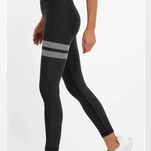 Stronger byxor  - Säljer dessa jättefina stronger byxorna då som tyvärr är för små för mig. För egna bilder kontakta. Vi kommer överens om ett pris tillsammans. I super bra skick och knapp använda 💗💗