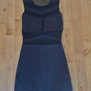 Svart klänning  - Svart klänning