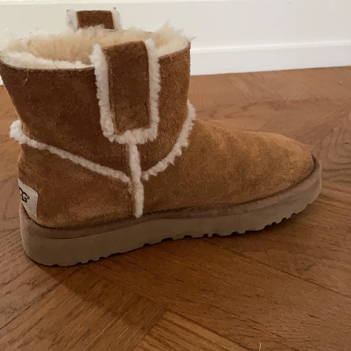 UGGS i storlek 36 - 90