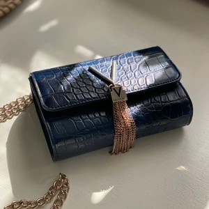 Blå Valentinoväska - Blå Valentinoväska i nyskick