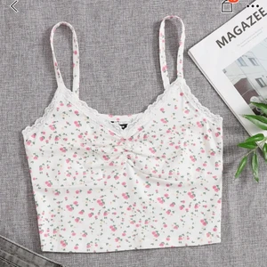 Topp✨ - Säljer denna fina topp från Shein då den inte kmr till användning🥰